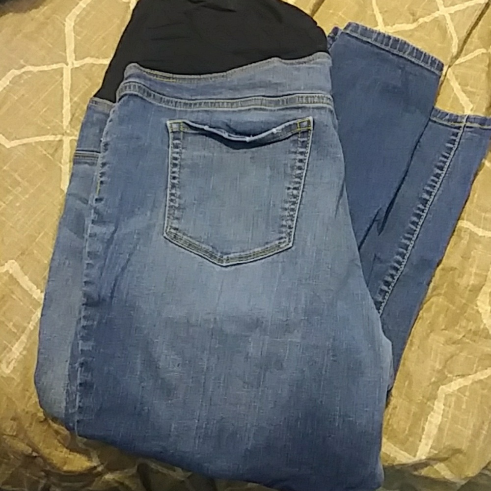 Isabel Maternity Skinny Crop Jean